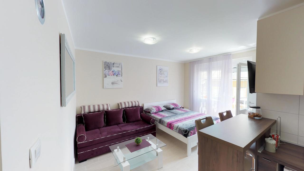 Adagio Apartment Τσέτινιε Εξωτερικό φωτογραφία